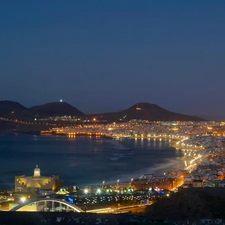 Modern Designer Steps From Canteras Lägenhet