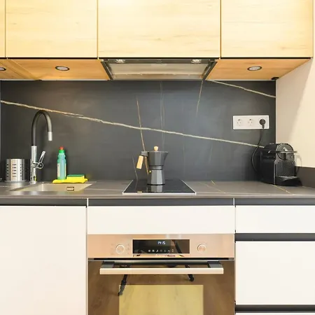 Modern Designer Steps From Canteras Apartment *